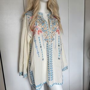 Embroidered Light Yellow Cotton Kaftan Tunic with Blue & Coral Floral Accents